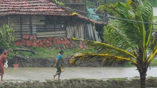 ঘূর্ণিঝড় রেমালে পশ্চিমবঙ্গে নিহত ৭ 